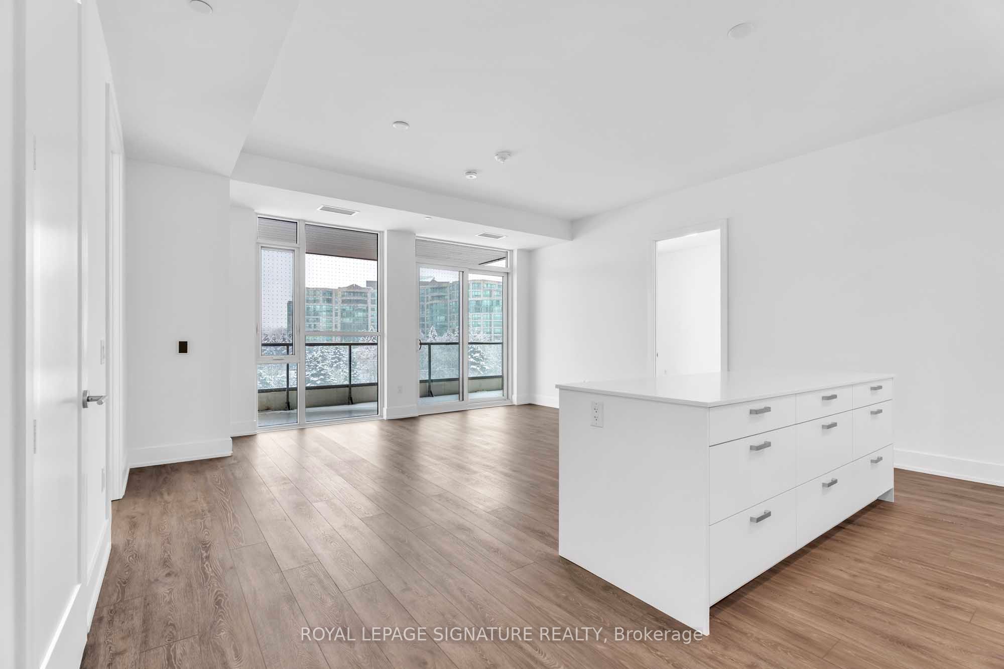 399 Royal Orchard Boulevard 516