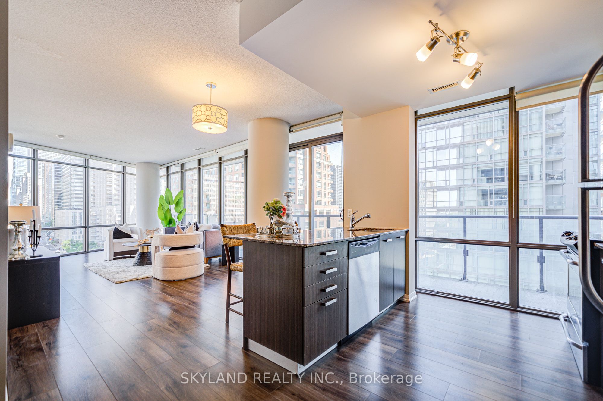 832 Bay Street 805