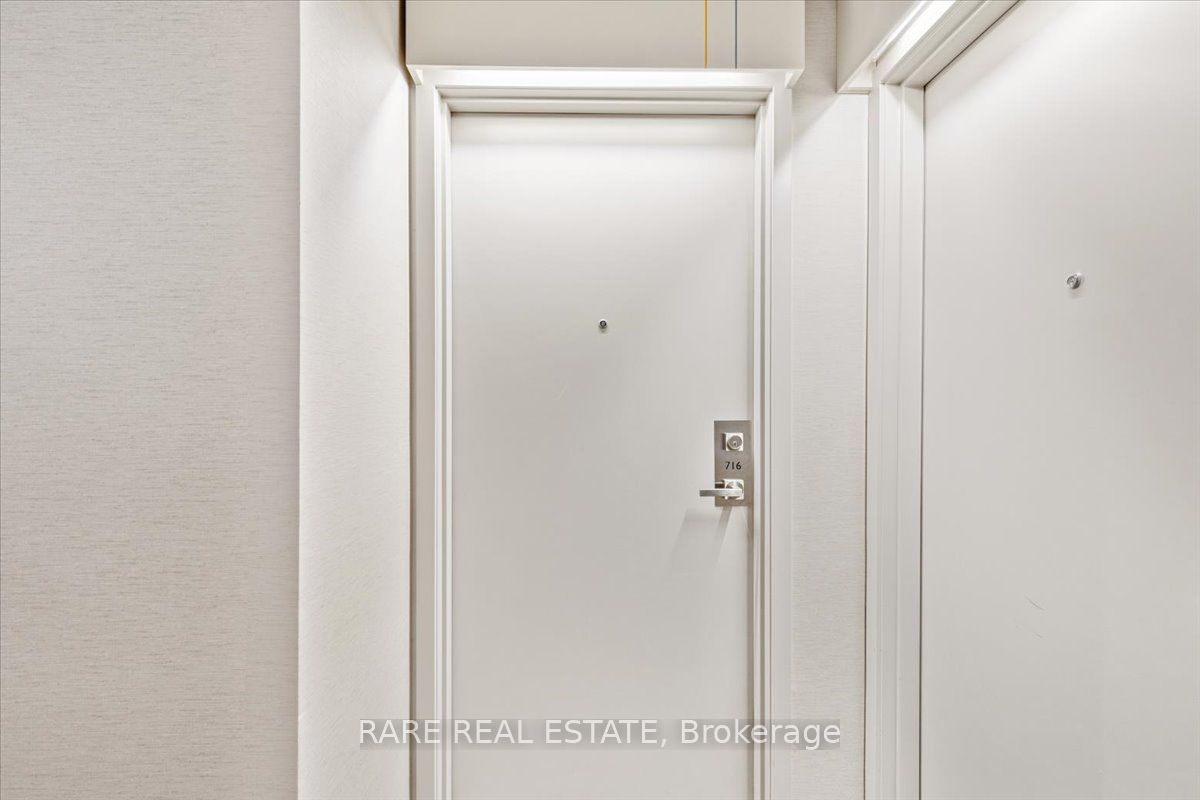 101 Peter Street 716