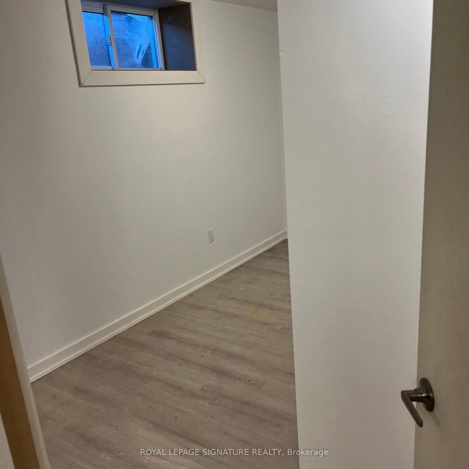 38 Burnhamthorpe Road W Lower