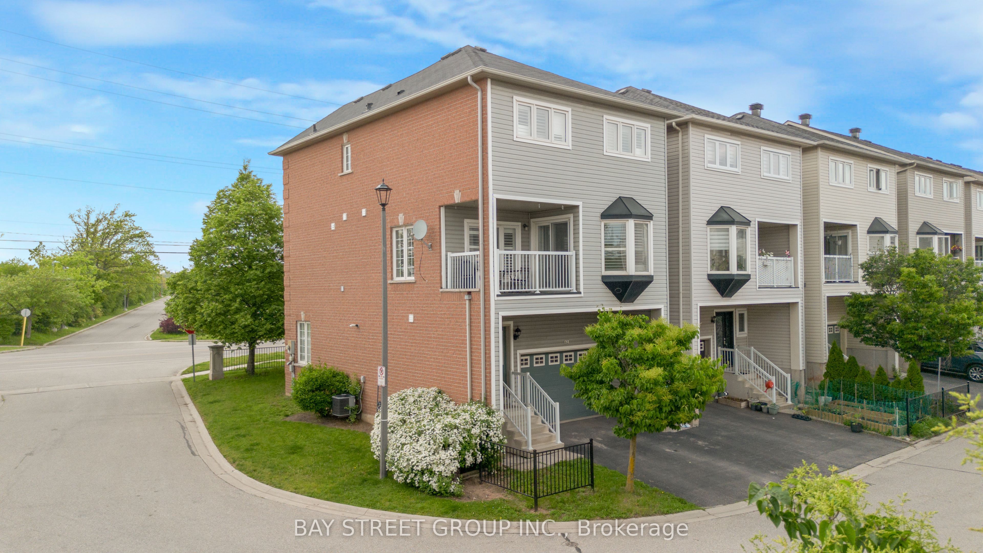 5090 Fairview Street 61