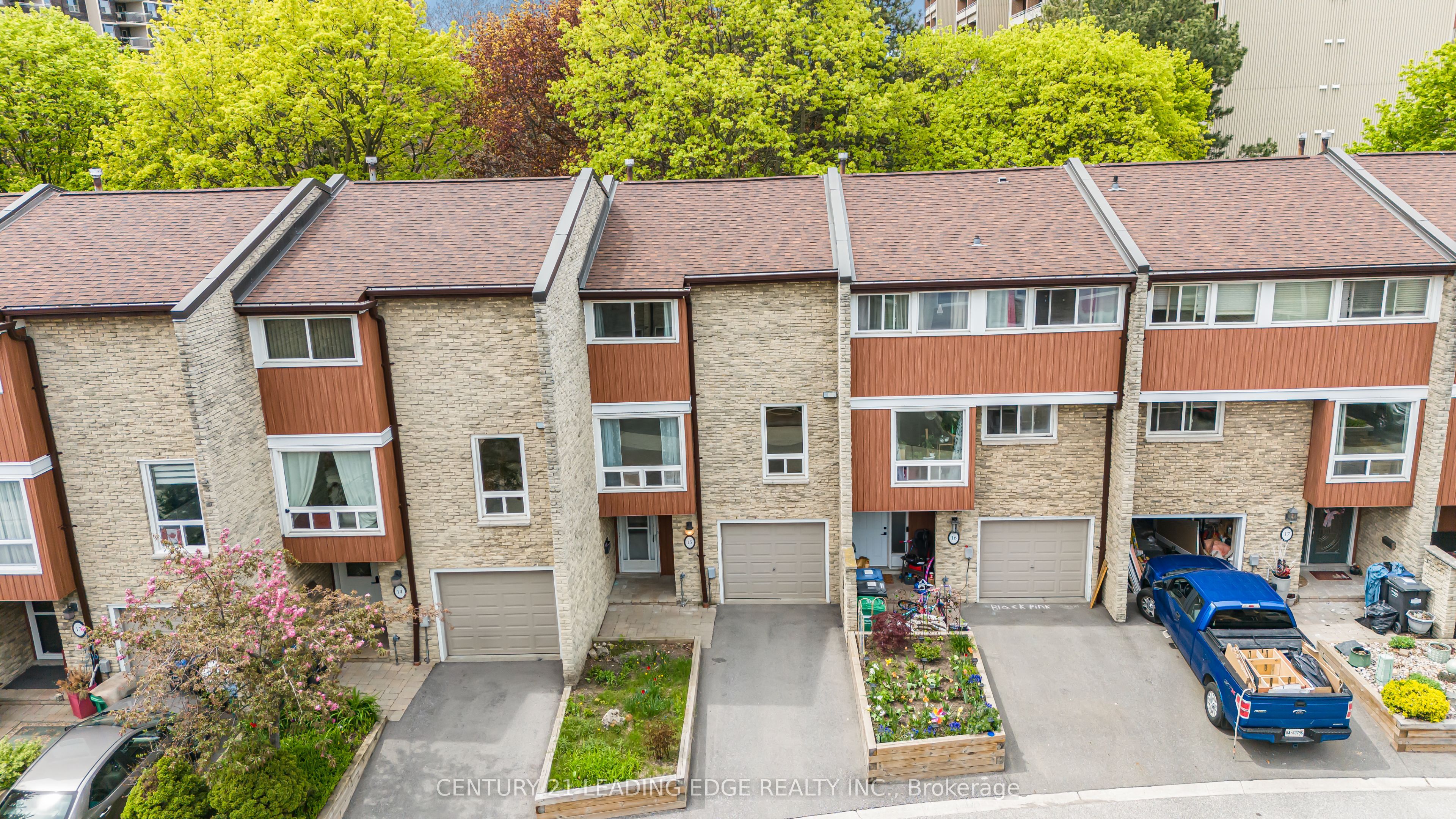 915 Inverhouse Drive 15