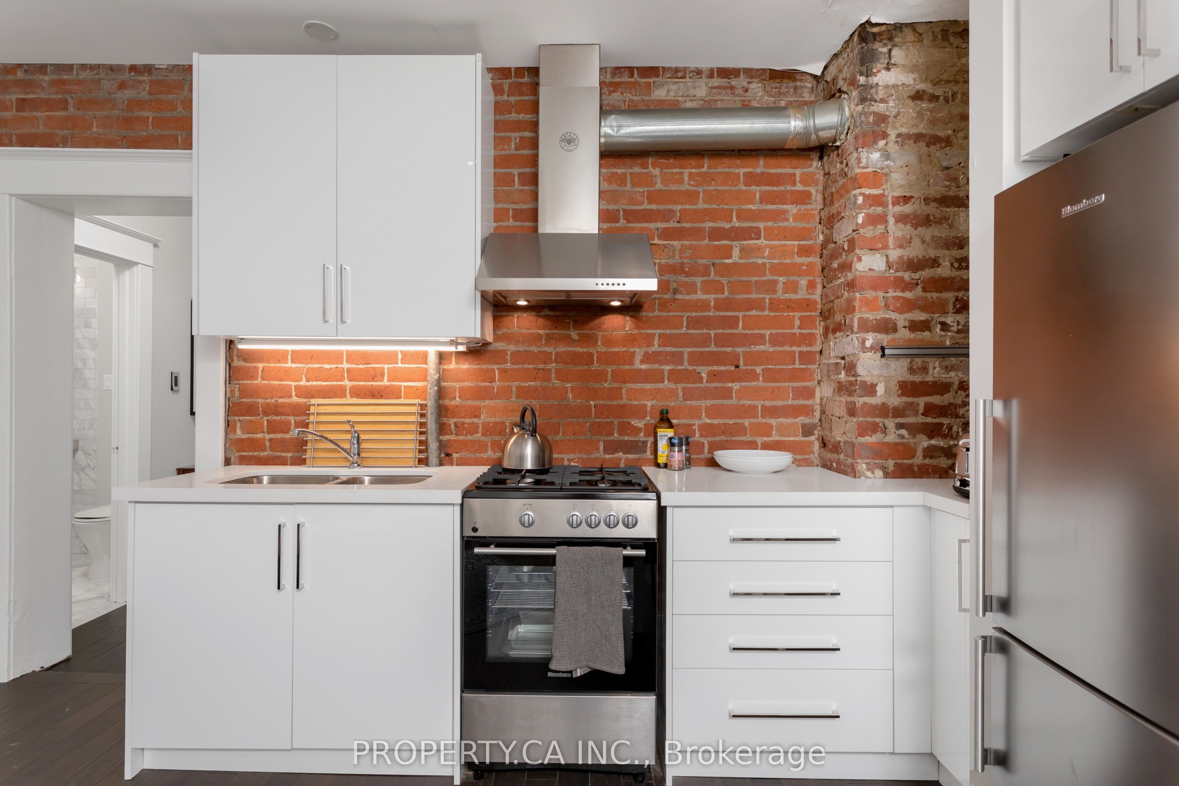 345 Gladstone Avenue #5