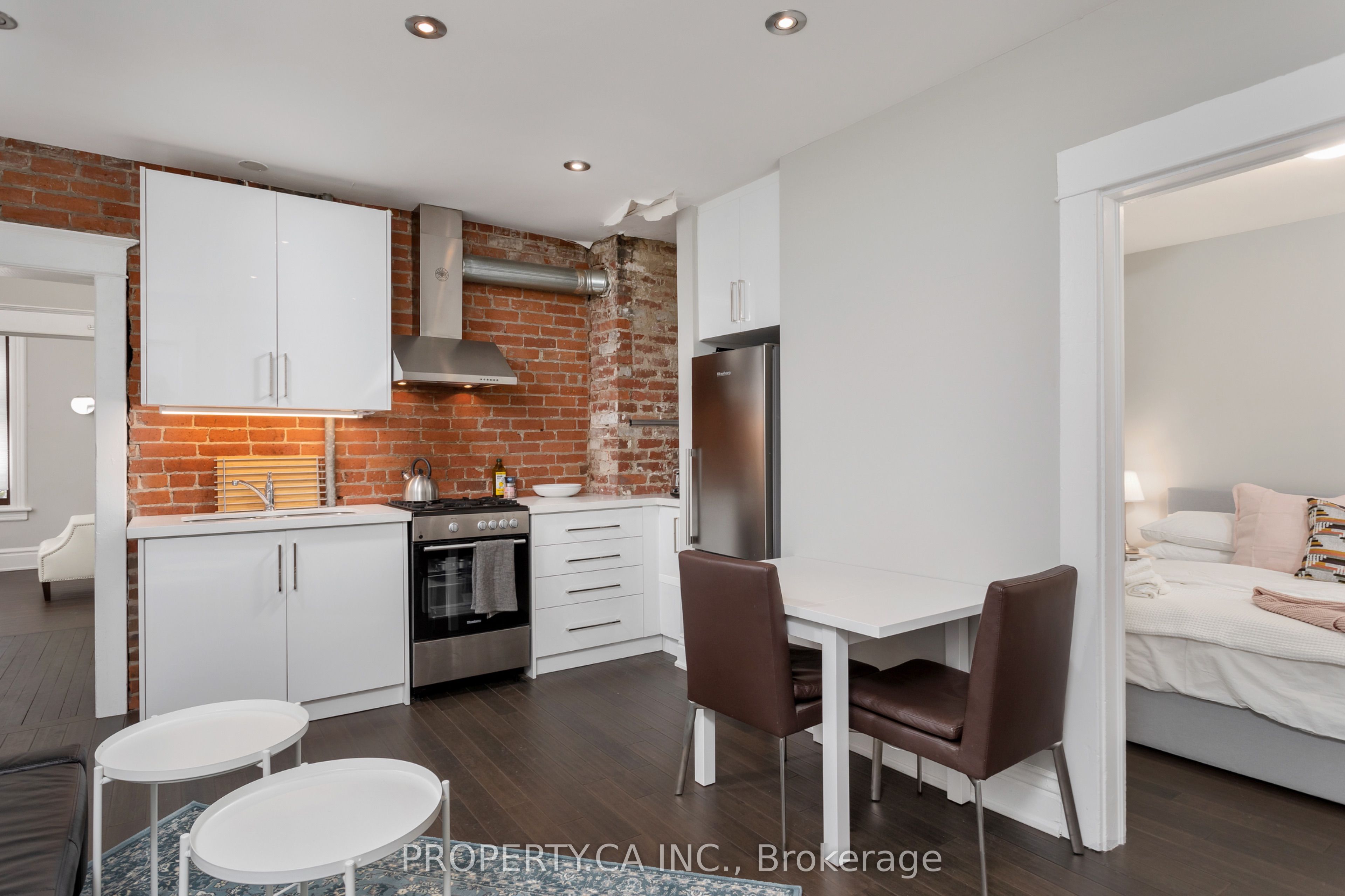 345 Gladstone Avenue #5