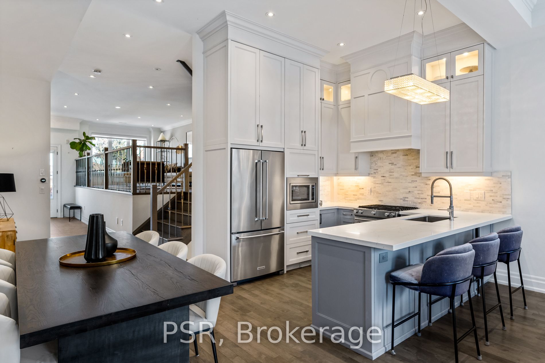 8 Willowbrook Road