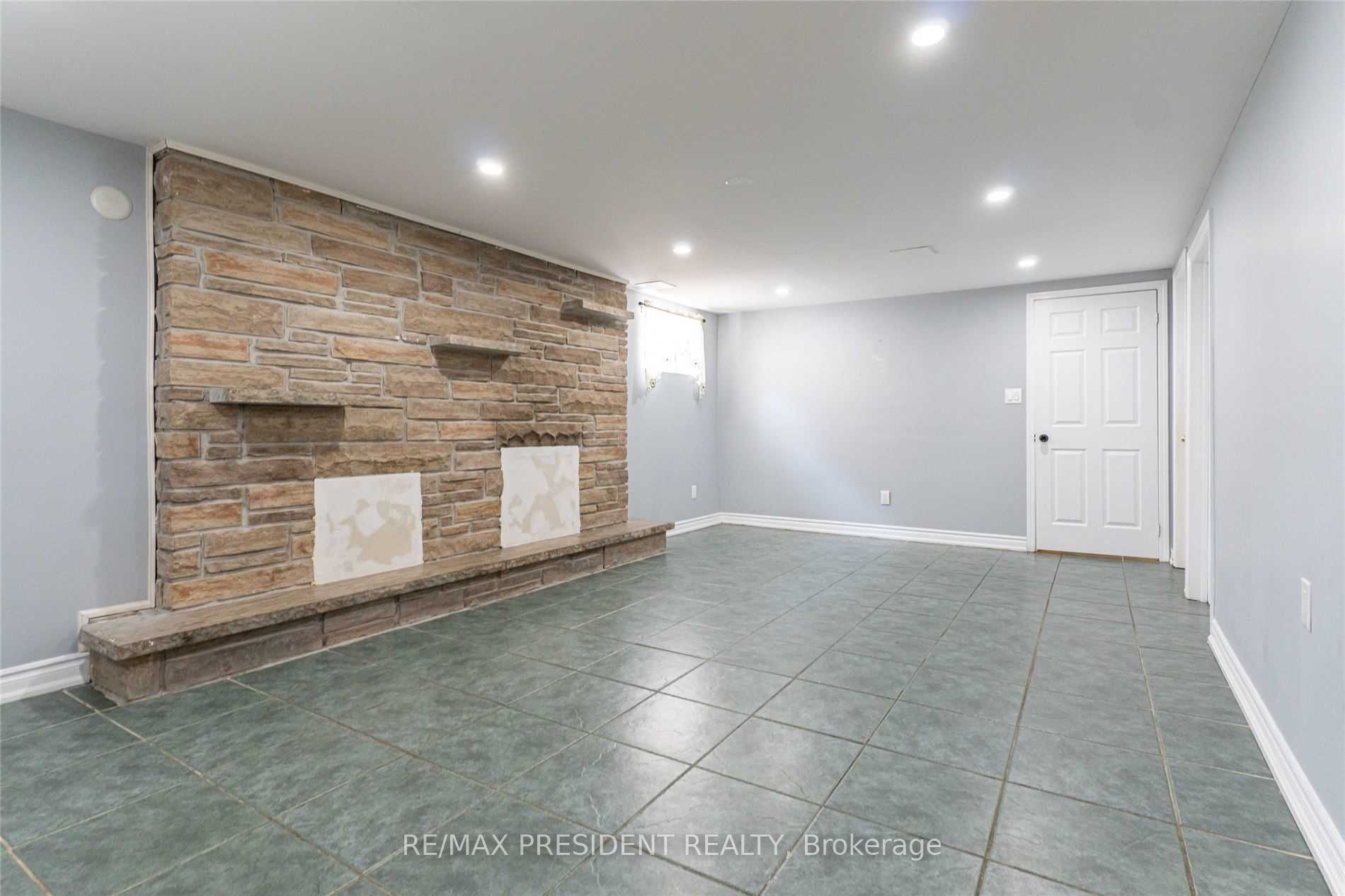 17 Manitou Crescent Basement