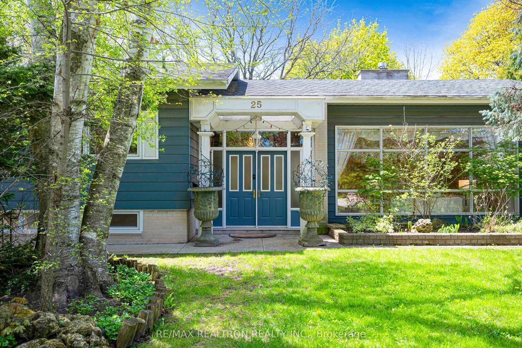 Photo of 25 Vernham Court, Toronto, ON M2L 2B3 (MLS # C13147424)