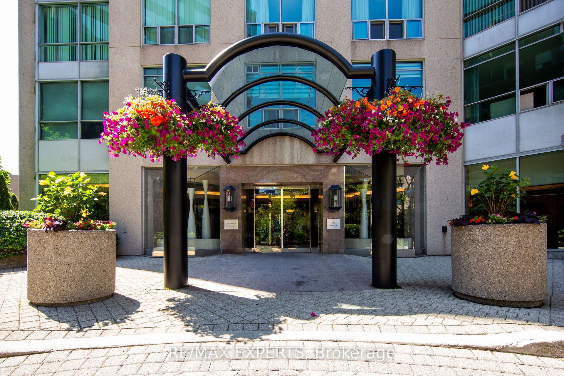 942 Yonge Street 1006