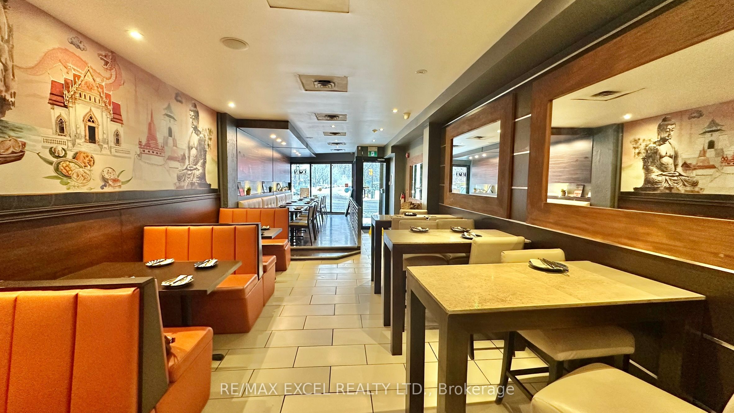 3032 Dundas Street W