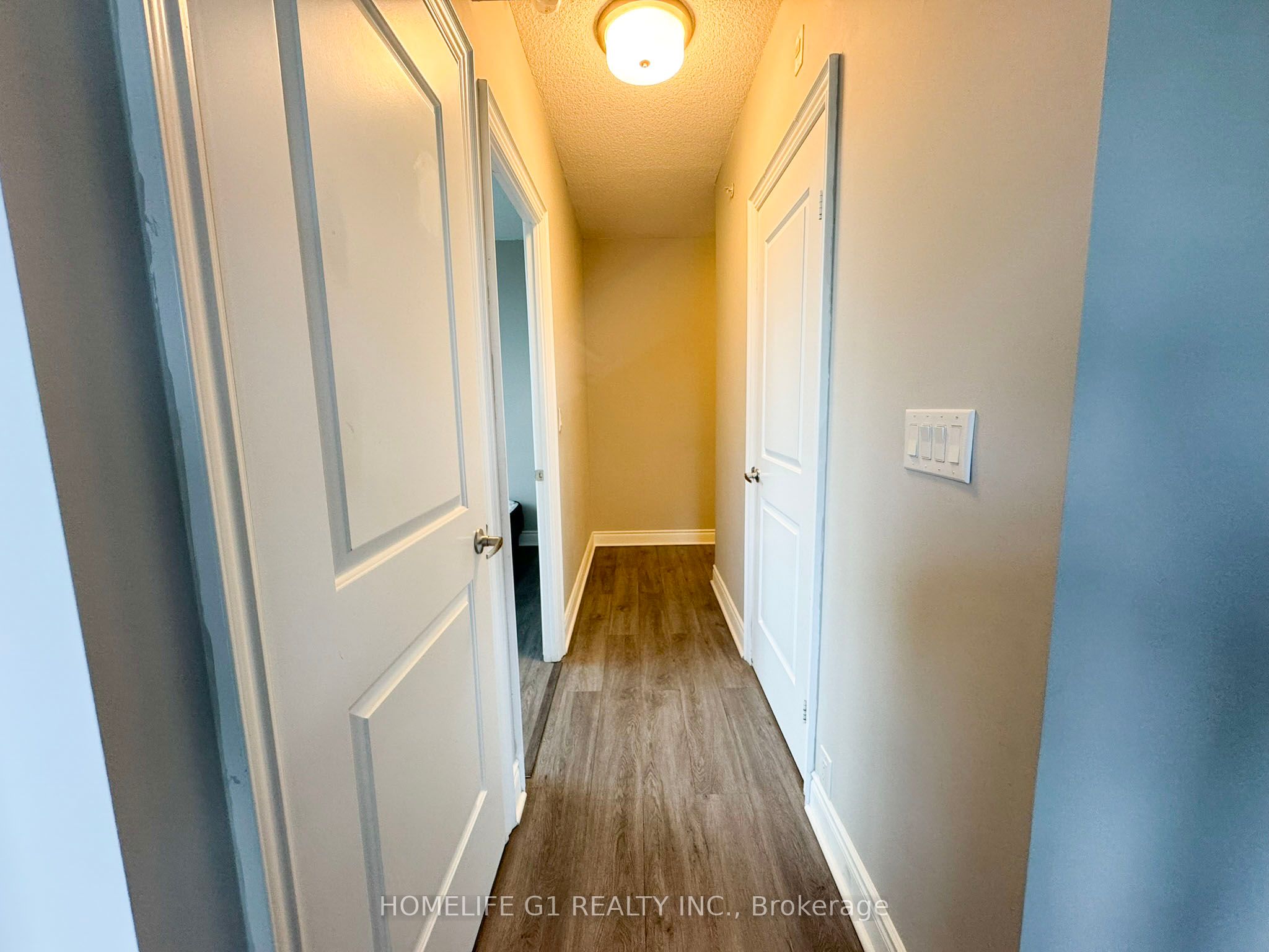 2396 Major Mackenzie Drive W 212