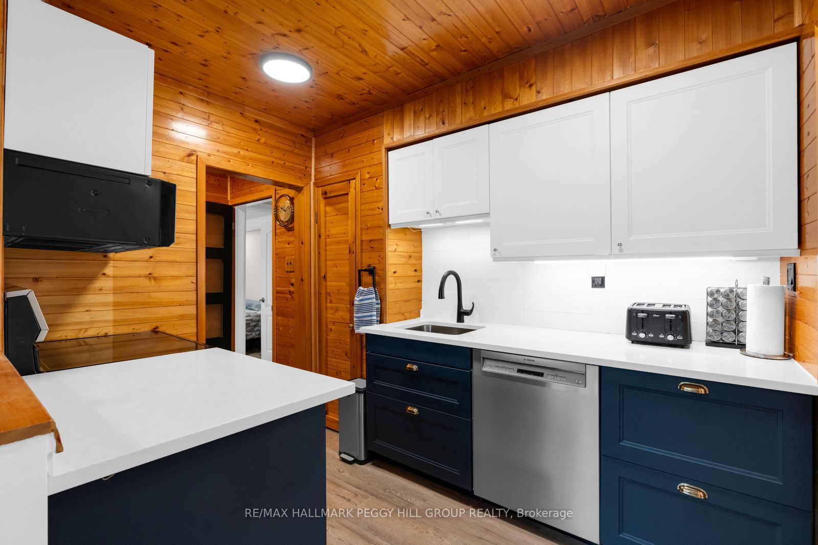 1387 Old Barrie Road W