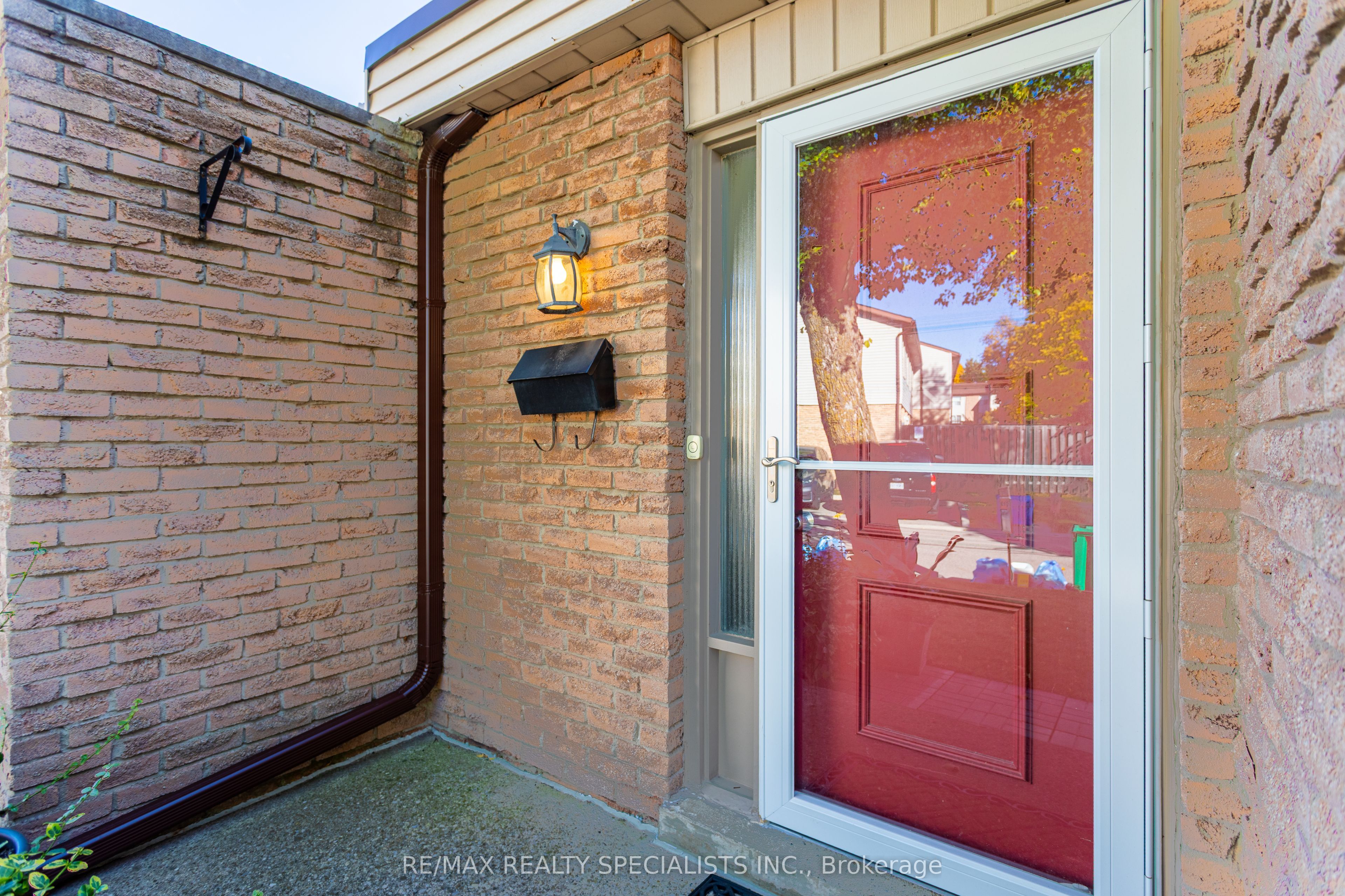 6100 Montevideo Road 39