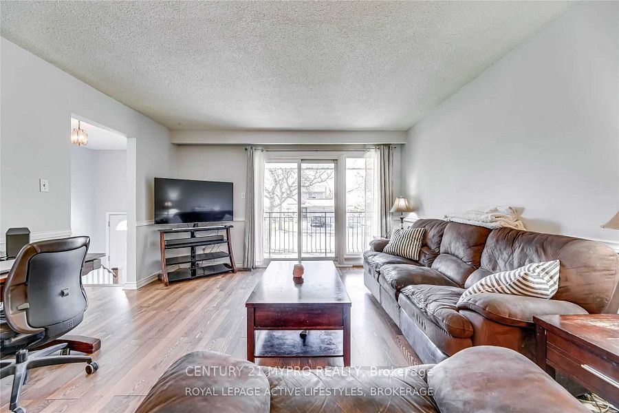 2383 Cobbinshaw Circle Upper