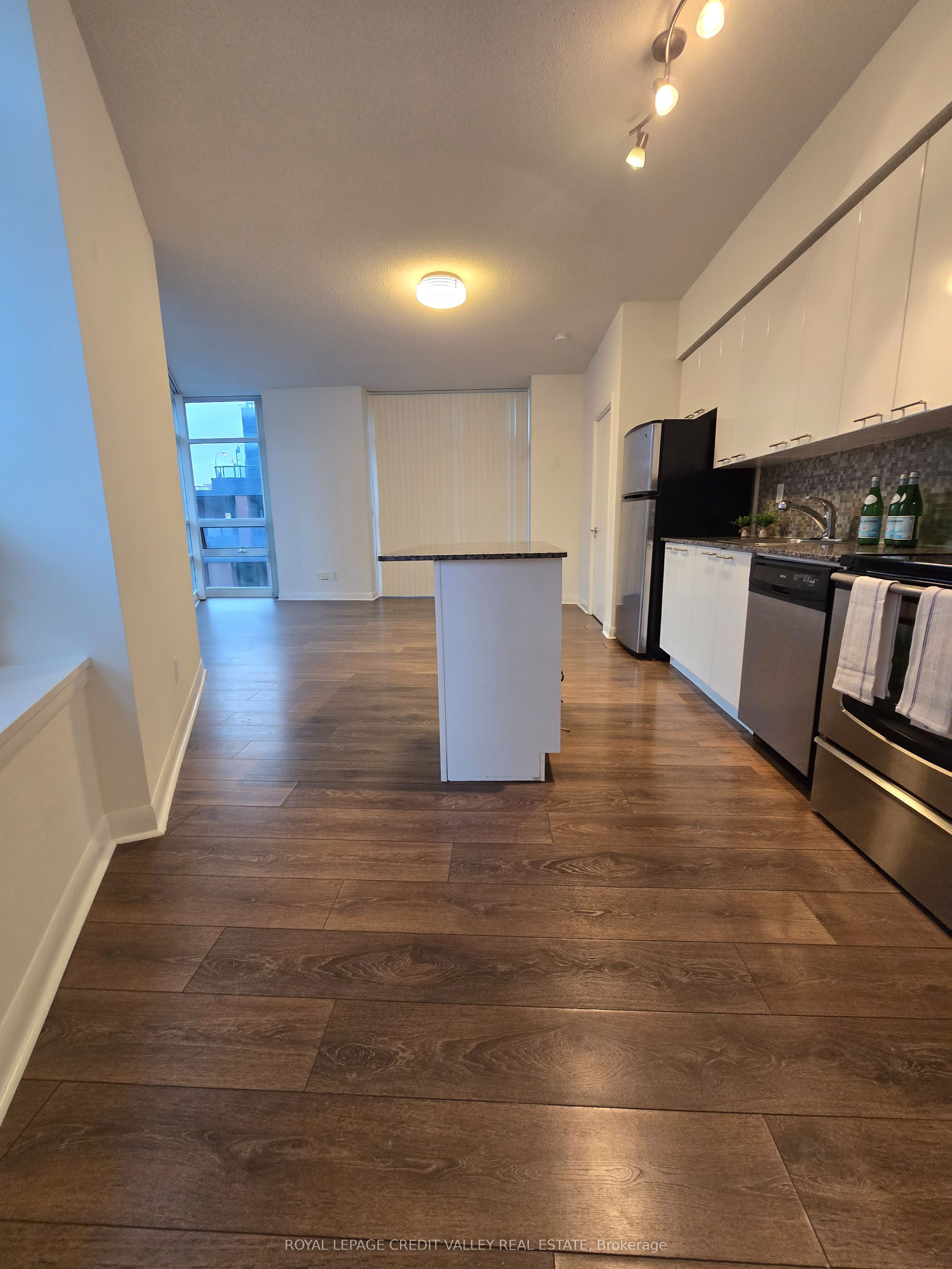 15 Bruyeres Mews 614