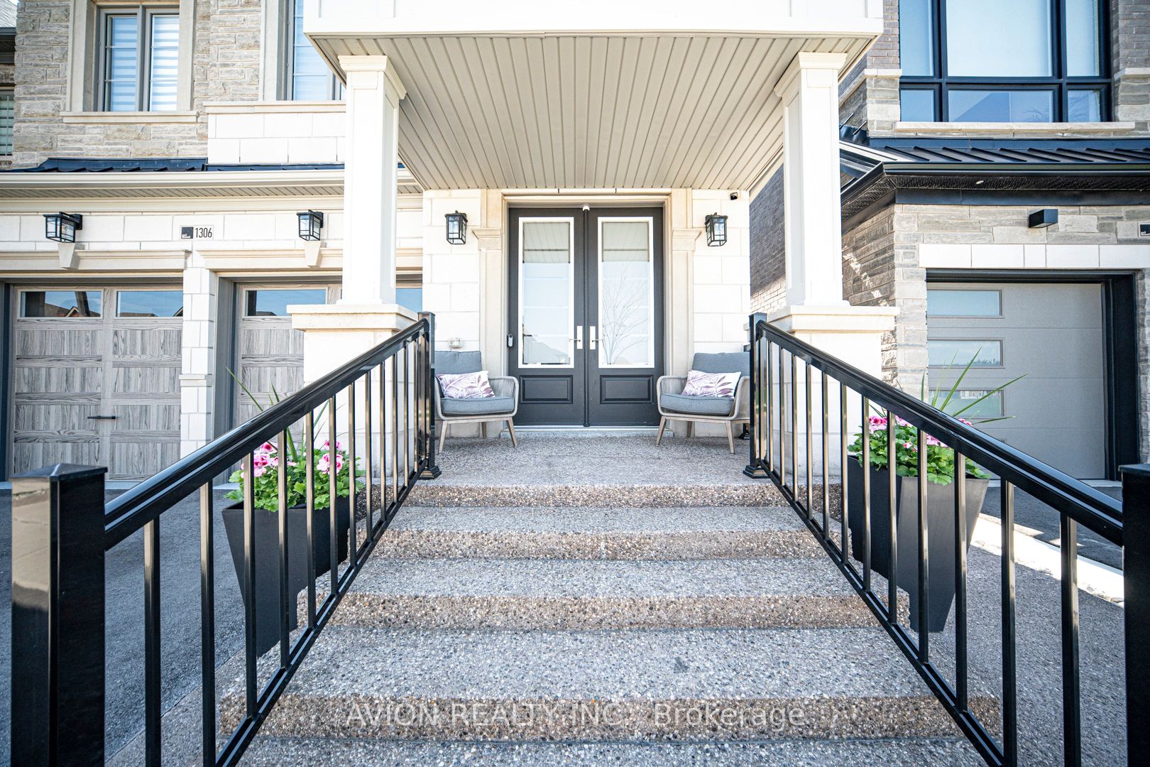 1306 Felicity Gardens