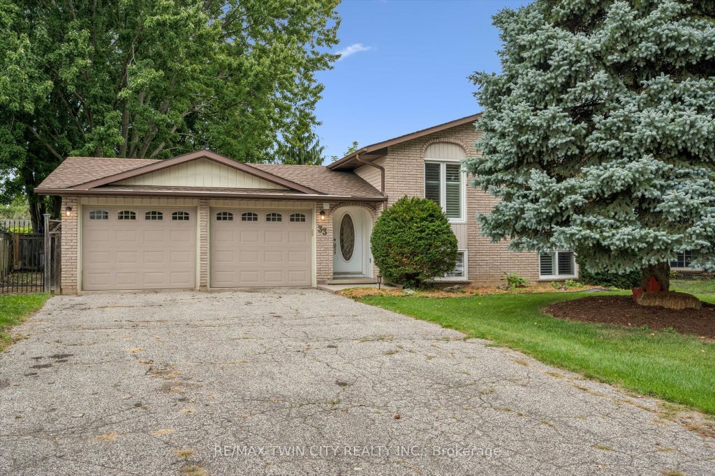 Photo of 33 Maccoll Place, Haldimand, ON N3W 1K4 (MLS # X13763868)