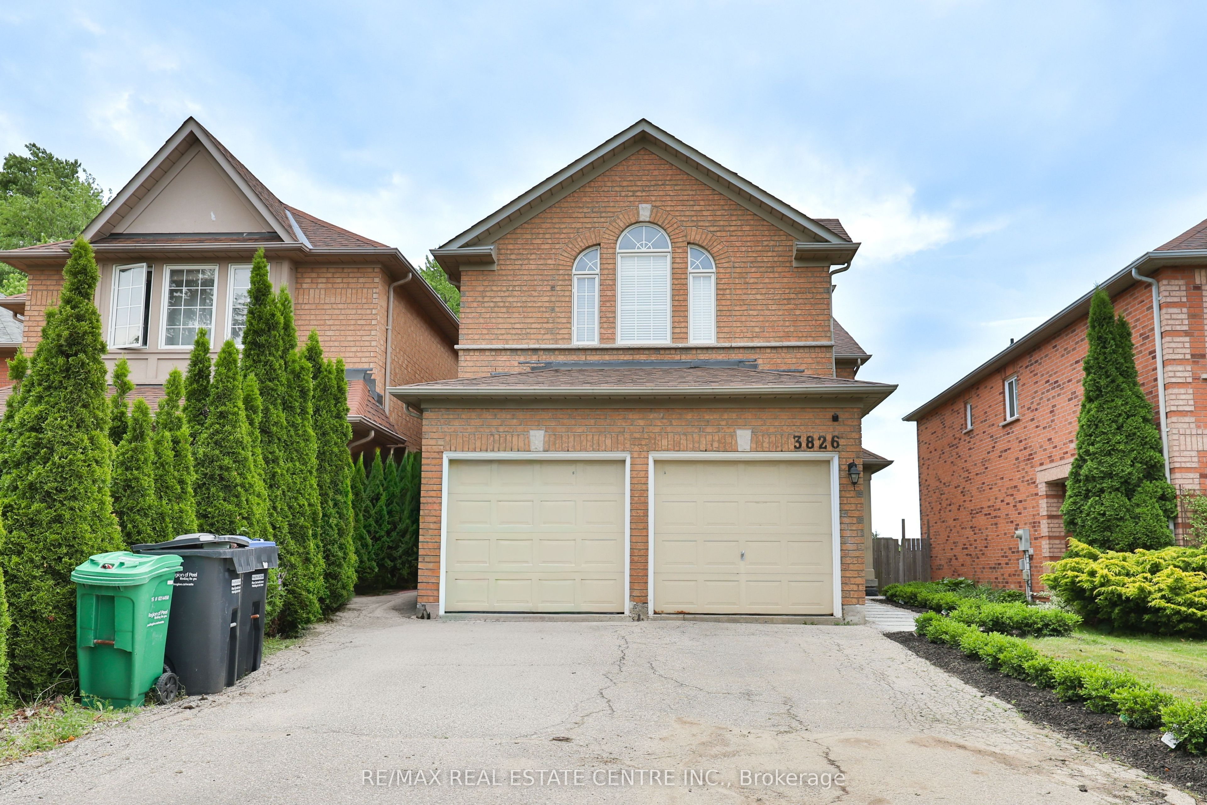 3826 forest bluff Crescent