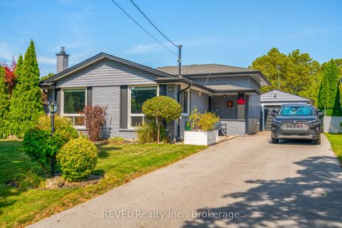 Photo of 9 Fitzroy Lane, St. Catharines, ON L2M 6N6 (MLS # X12407497)