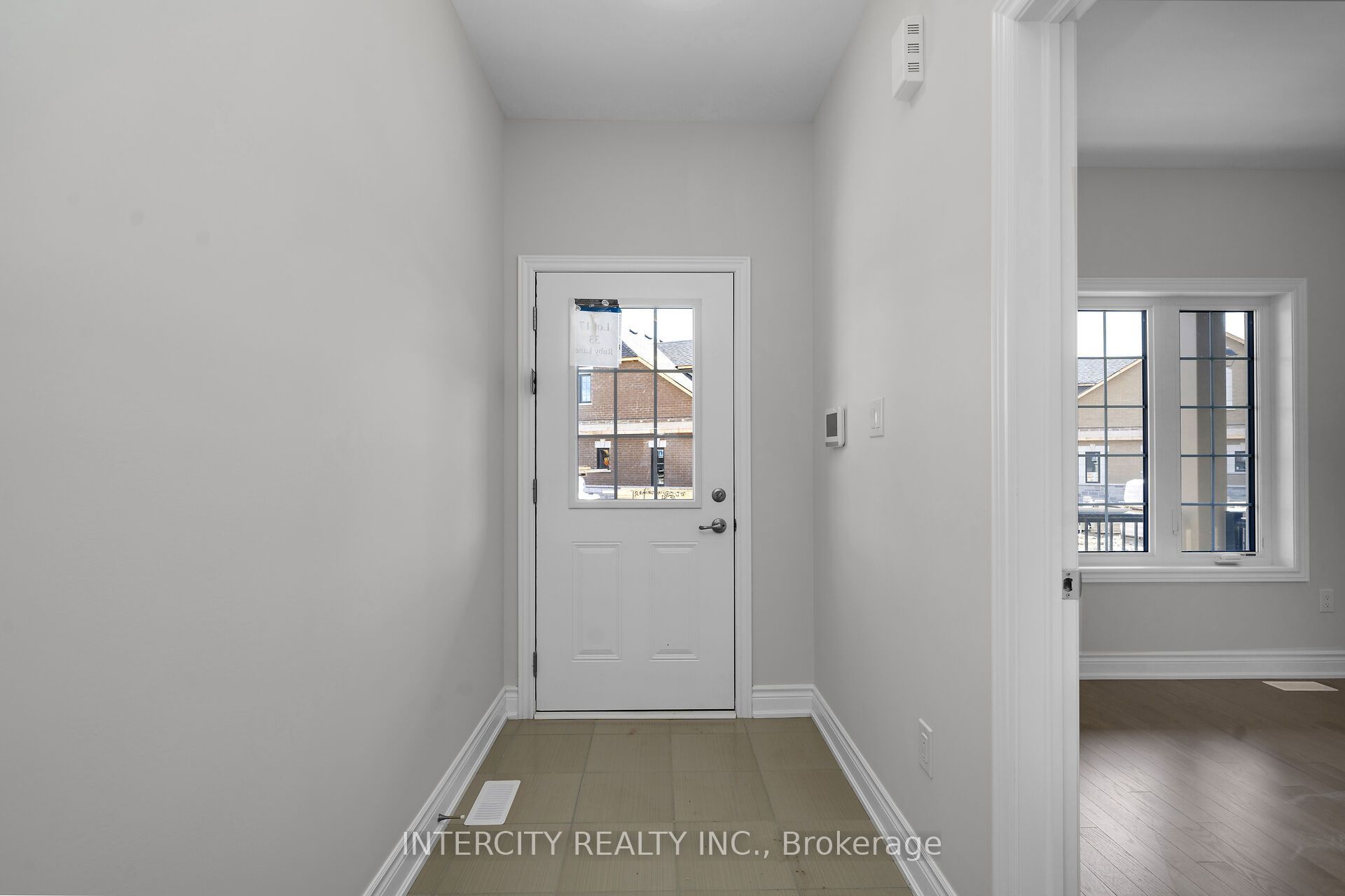 33 Ruby Lane