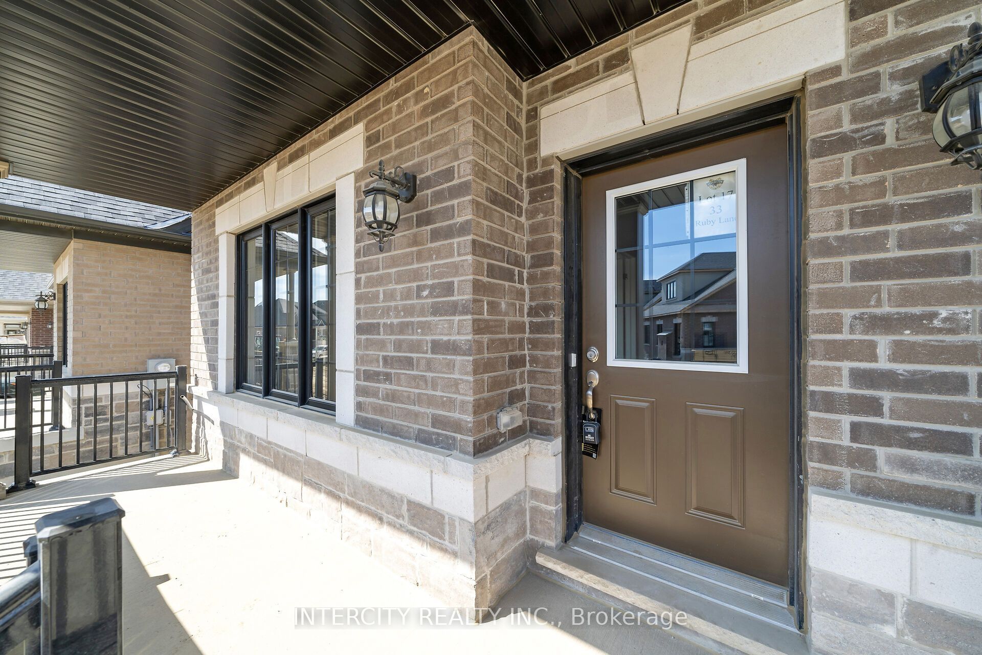 33 Ruby Lane