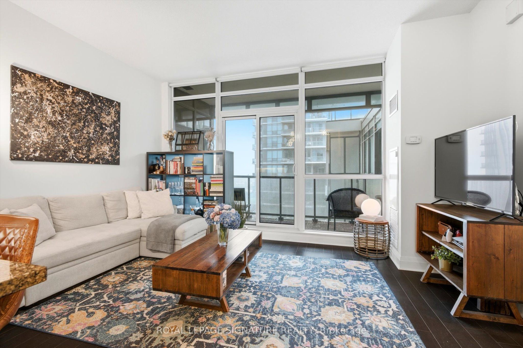 1185 The Queensway N/A 527