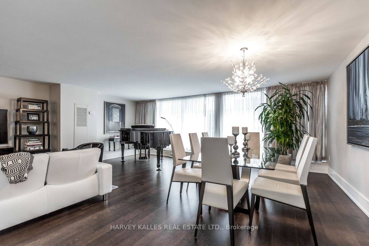 110 Bloor Street W 1309