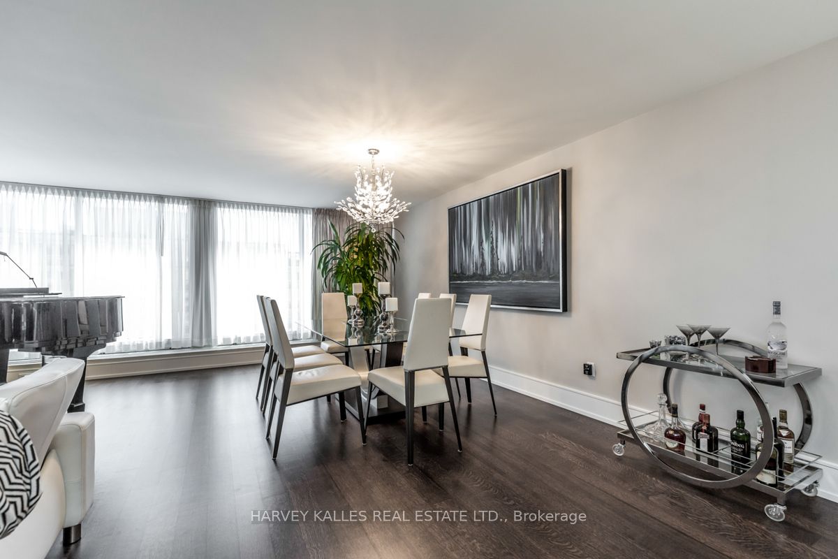 110 Bloor Street W 1309