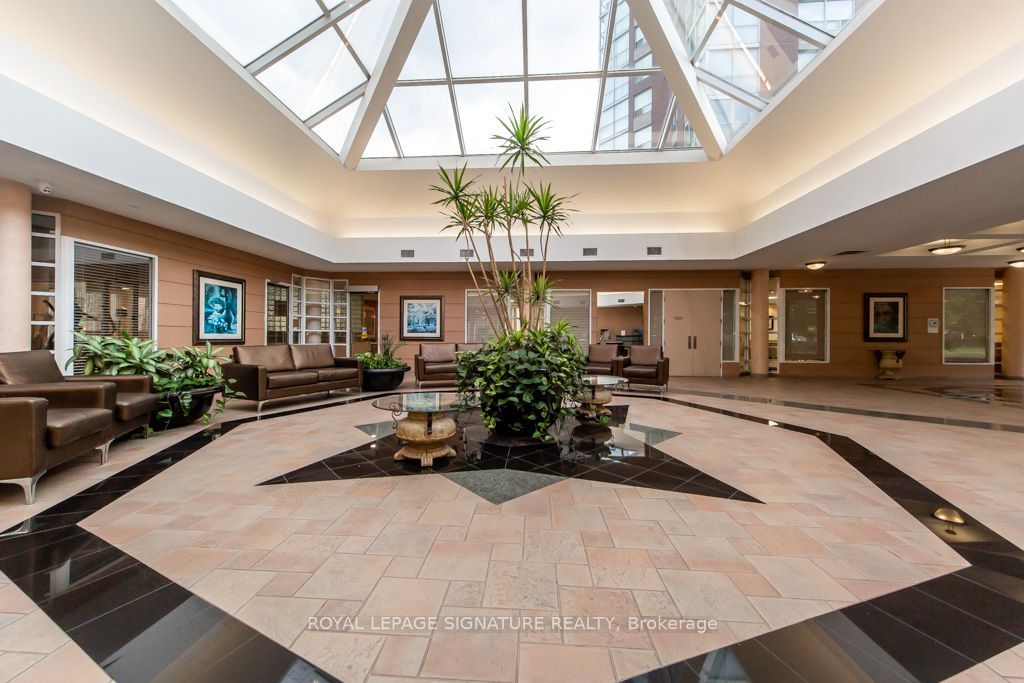 Photo of 7 Concorde Place #1506, Toronto, ON M3C 3N4 (MLS # C12480505)