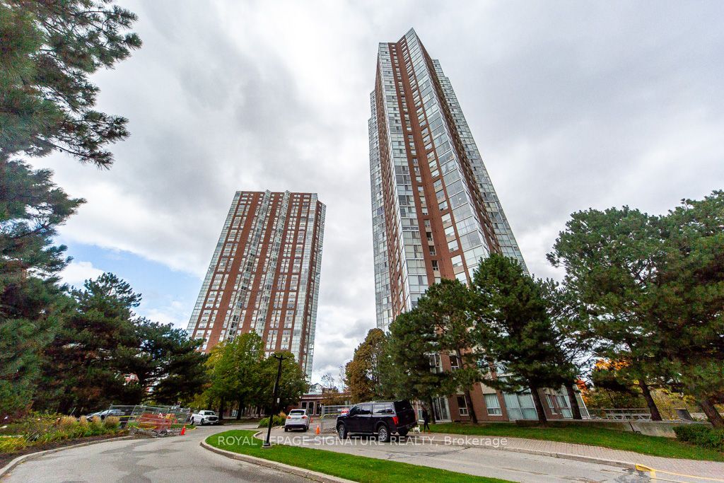 Photo of 7 Concorde Place #1506, Toronto, ON M3C 3N4 (MLS # C12480505)