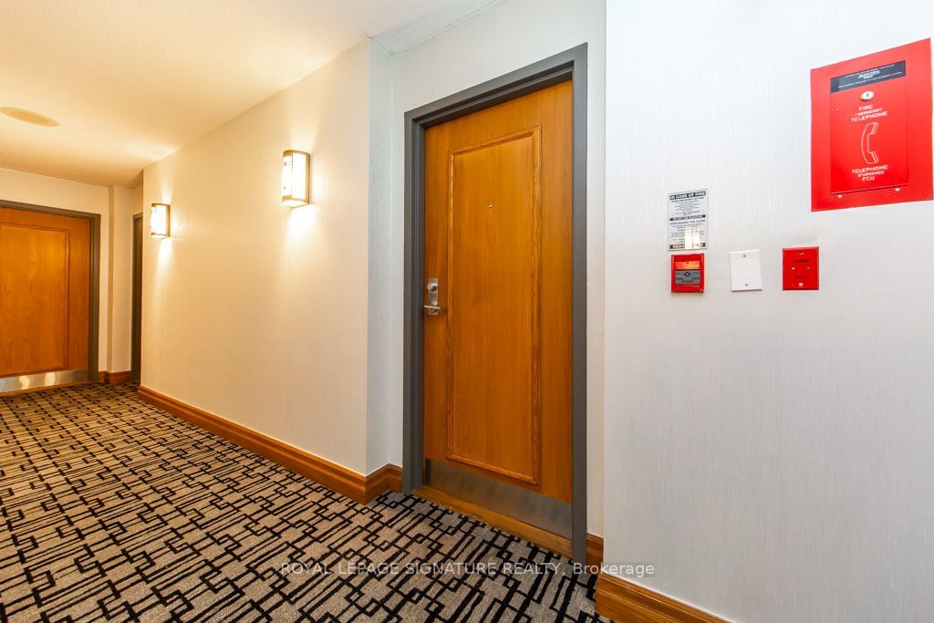 Photo of 7 Concorde Place #1506, Toronto, ON M3C 3N4 (MLS # C12480505)