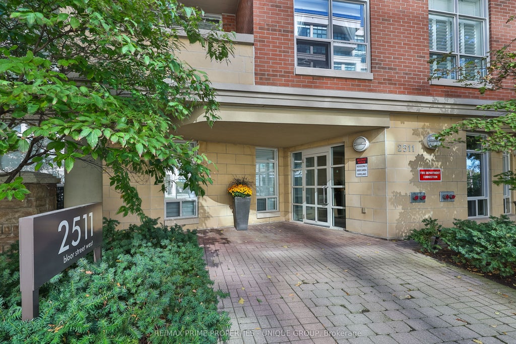 Photo of 2511 Bloor Street W #202, Toronto, ON M6S 5A6 (MLS # W13884694)
