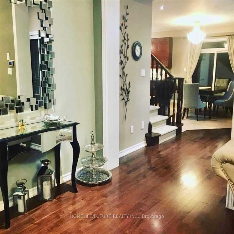 135 Stonechurch Crescent