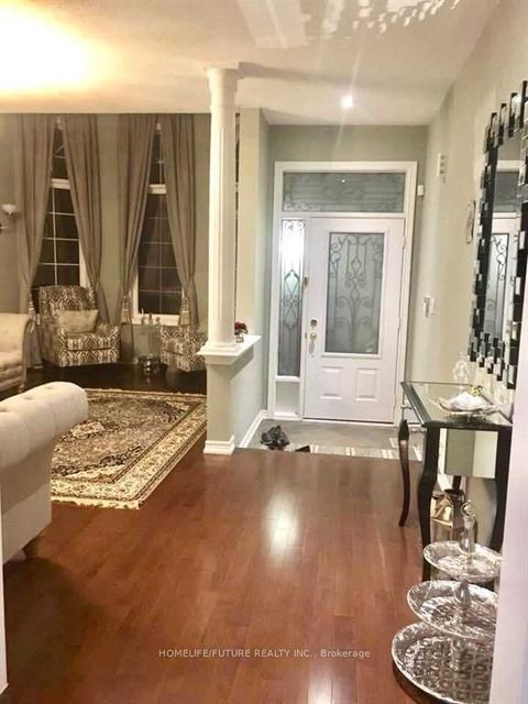 135 Stonechurch Crescent Markham ON L6B 0L2