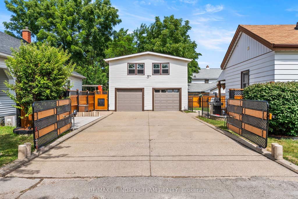 Photo of 85 Pine Street S, Thorold, ON L2V 3L8 (MLS # X13706622)