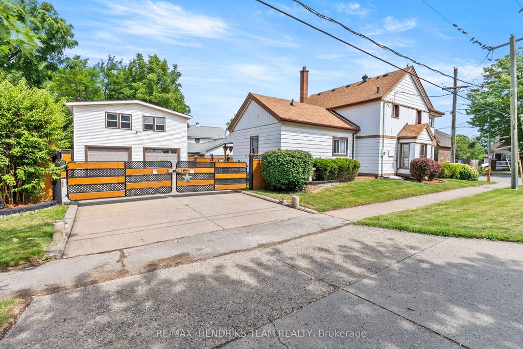 Photo of 85 Pine Street S, Thorold, ON L2V 3L8 (MLS # X13706622)