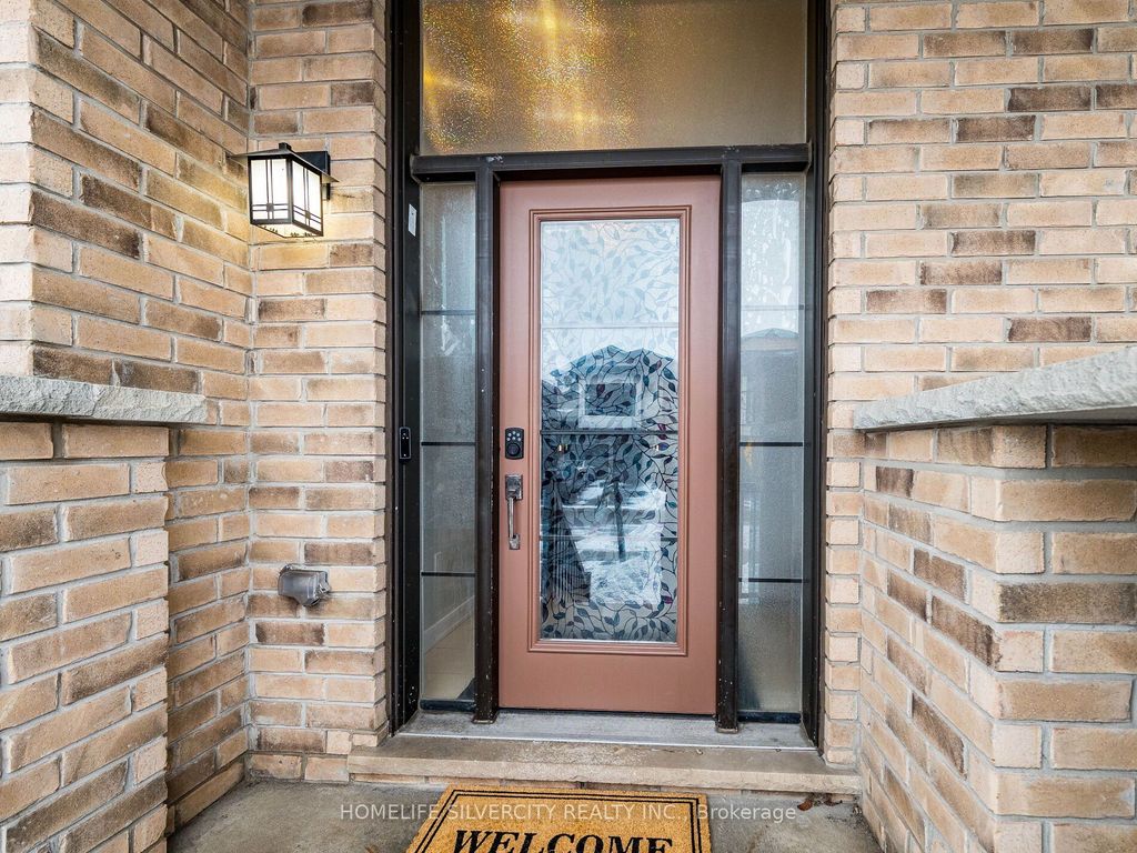 Photo of 98 Crafter Crescent, Hamilton, ON L8J 2V5 (MLS # X12809972)