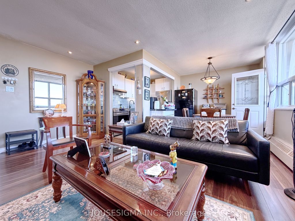Photo of 15 Albright Road #1002, Hamilton, ON L8K 5J2 (MLS # X12986224)