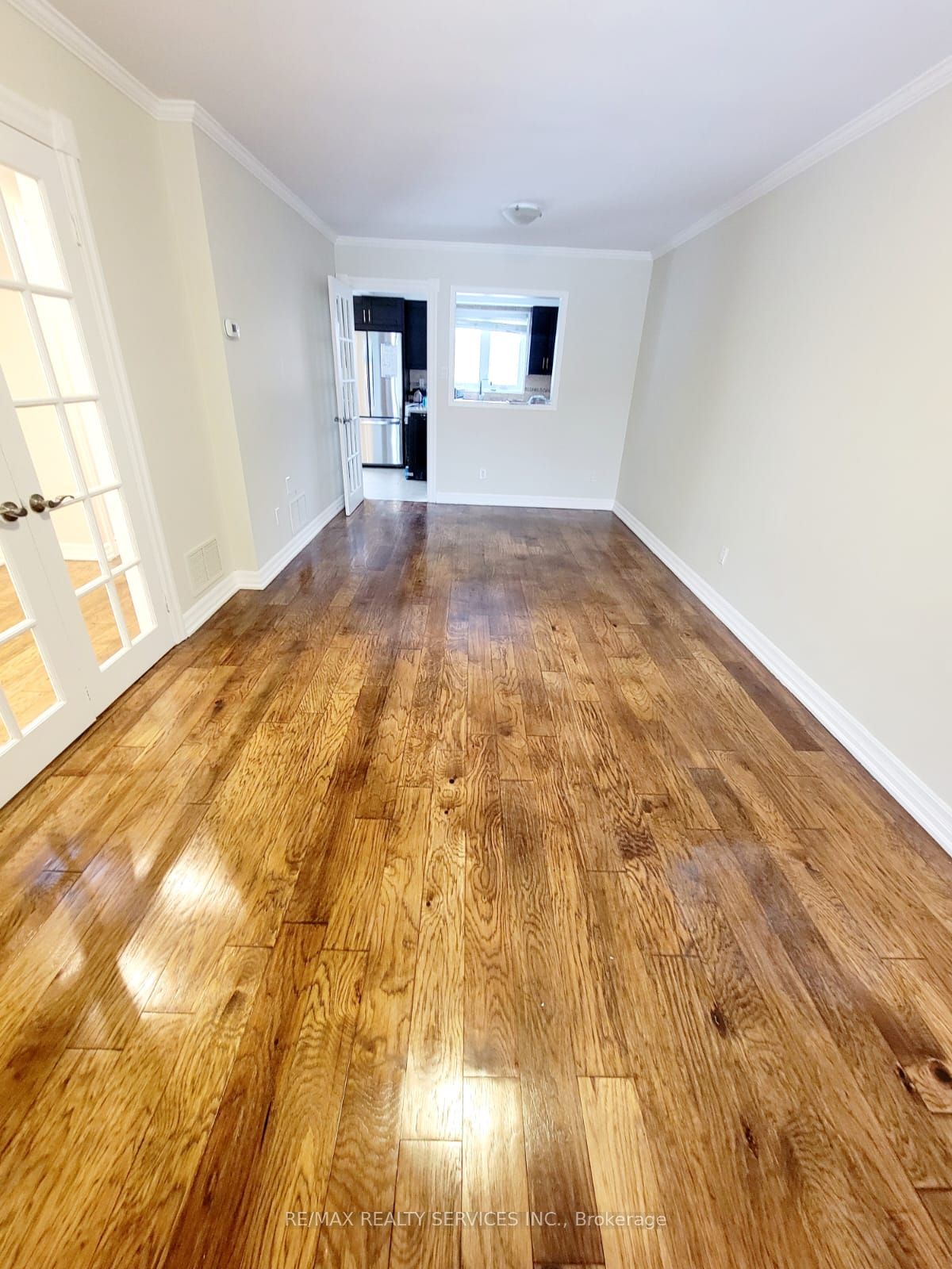 15 Chipmunk Crescent Upper Portion