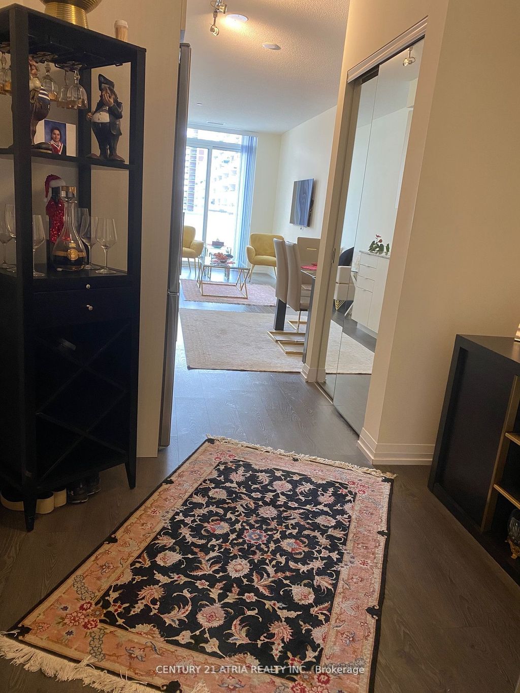 Photo of 101 Erskine Avenue #512, Toronto, ON M4P 1Y5 (MLS # C12591172)