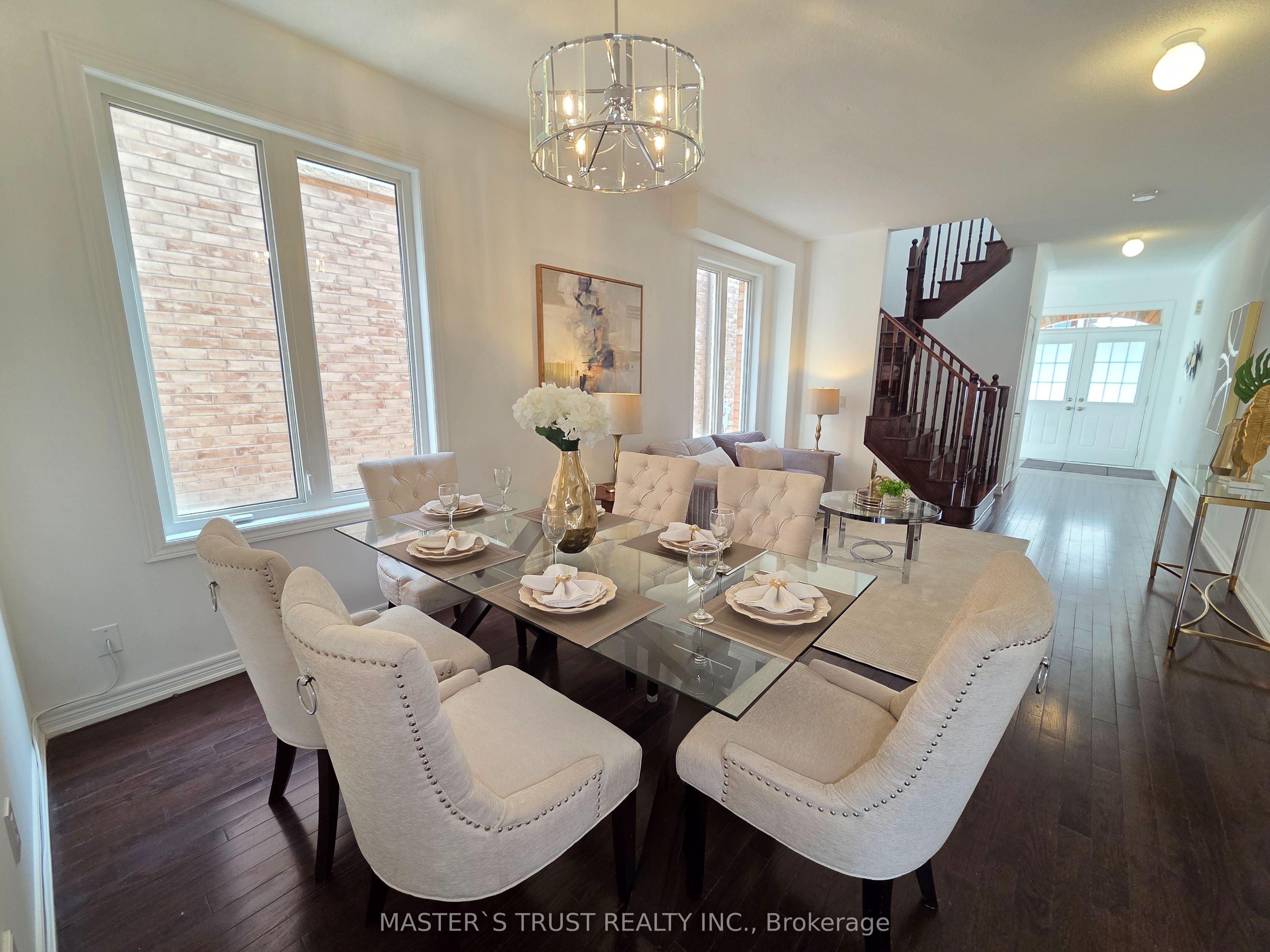 11 Beacon Point Street