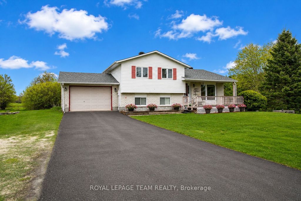 Photo of 134 Torok Drive, Mississippi Mills, ON K7C 3P1 (MLS # X13131332)