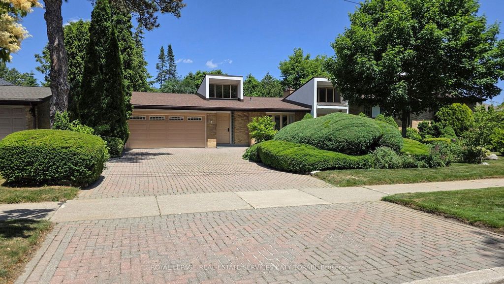 Photo of 21 Banbury Road, Toronto, ON M3B 2K5 (MLS # C12411522)