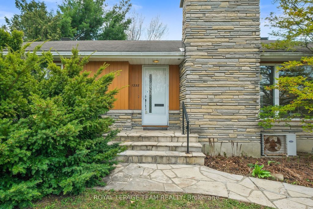 Photo of 1358 Dowler Avenue, Alta Vista and Area, ON K1H 7S1 (MLS # X13086796)