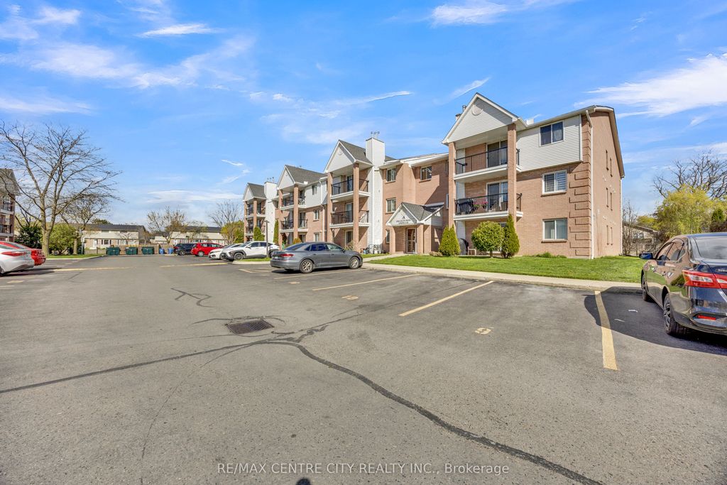 Photo of 1096 Jalna Boulevard #9, London South, ON N6E 3B8 (MLS # X13075628)