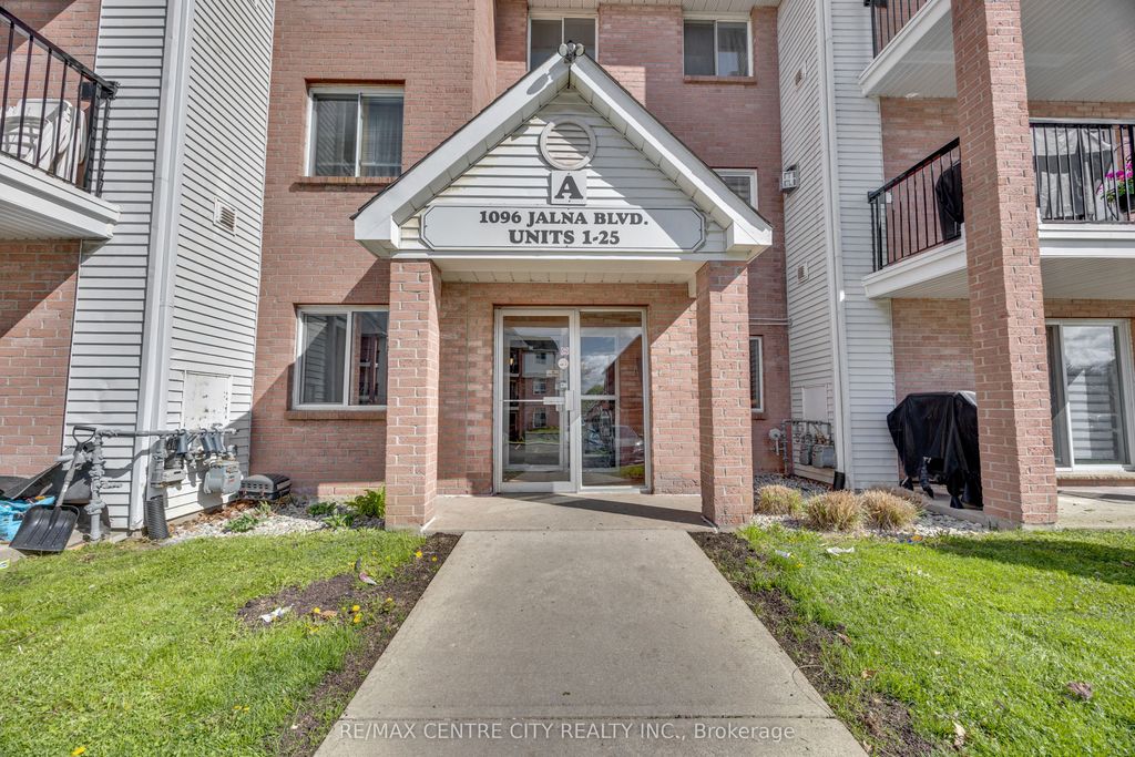 Photo of 1096 Jalna Boulevard #9, London South, ON N6E 3B8 (MLS # X13075628)