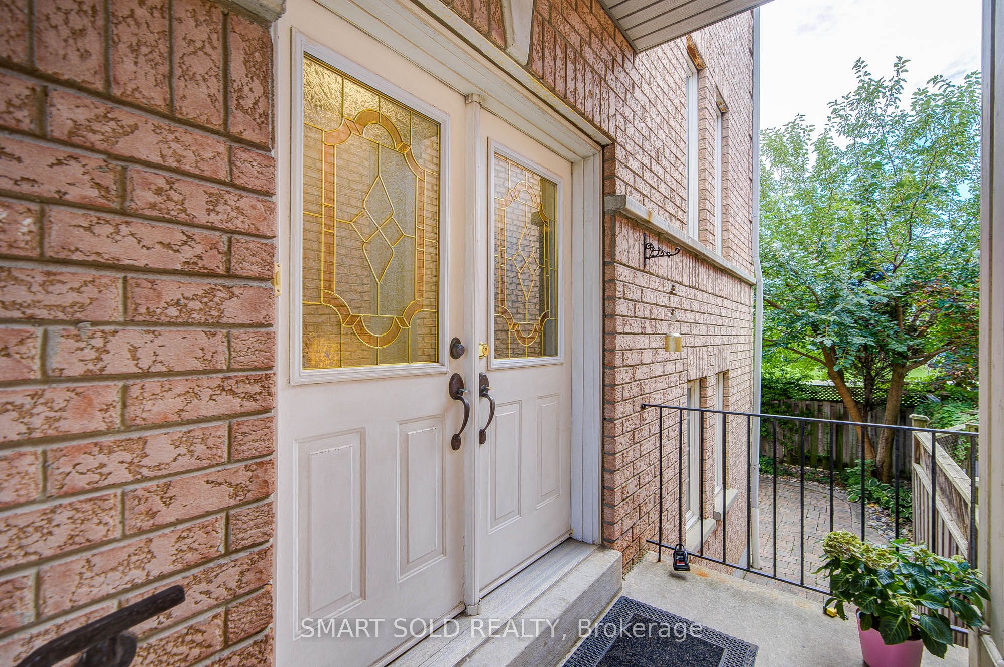 6 Sugarforest Drive