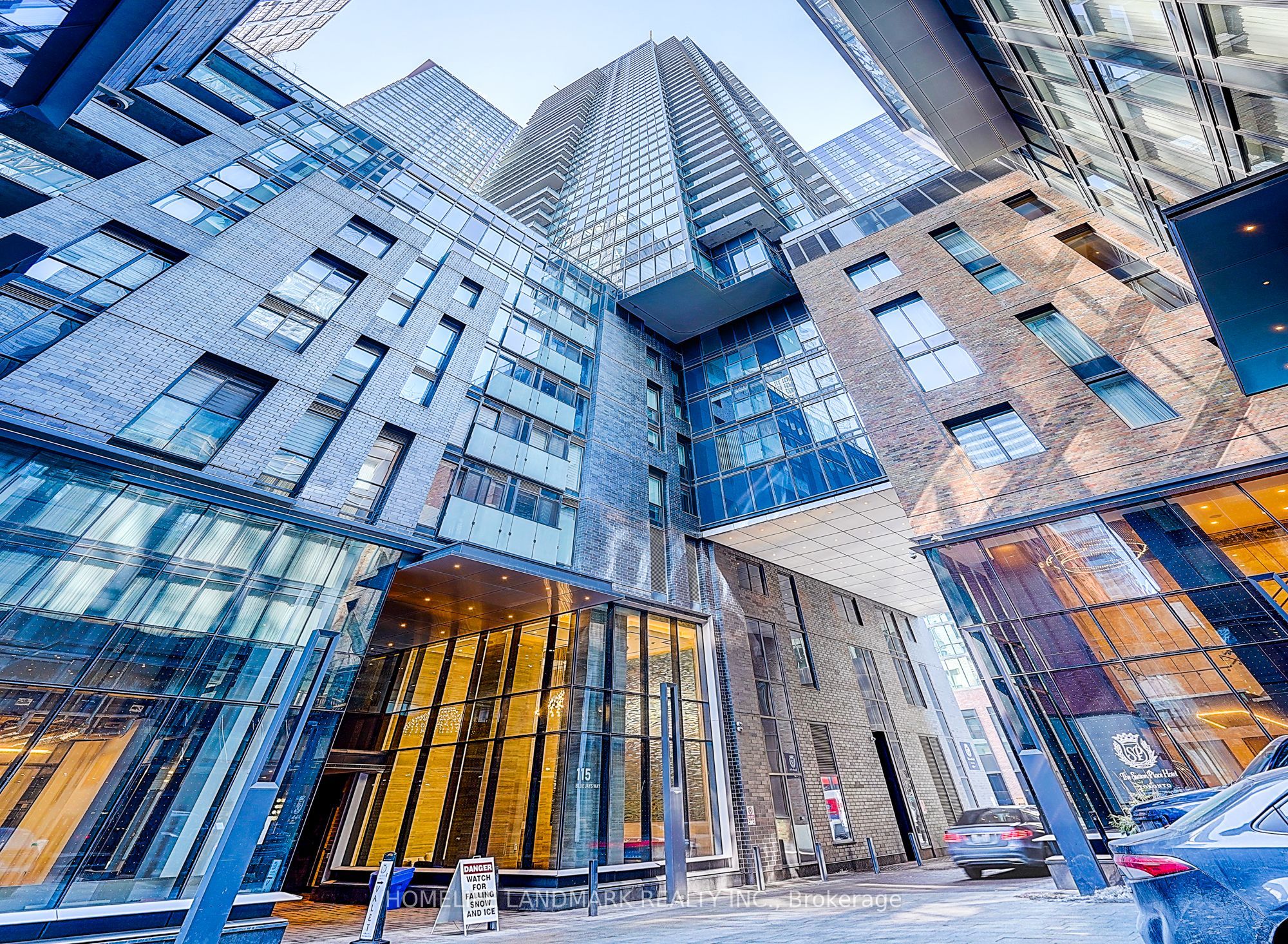 115 Blue Jays Way 702