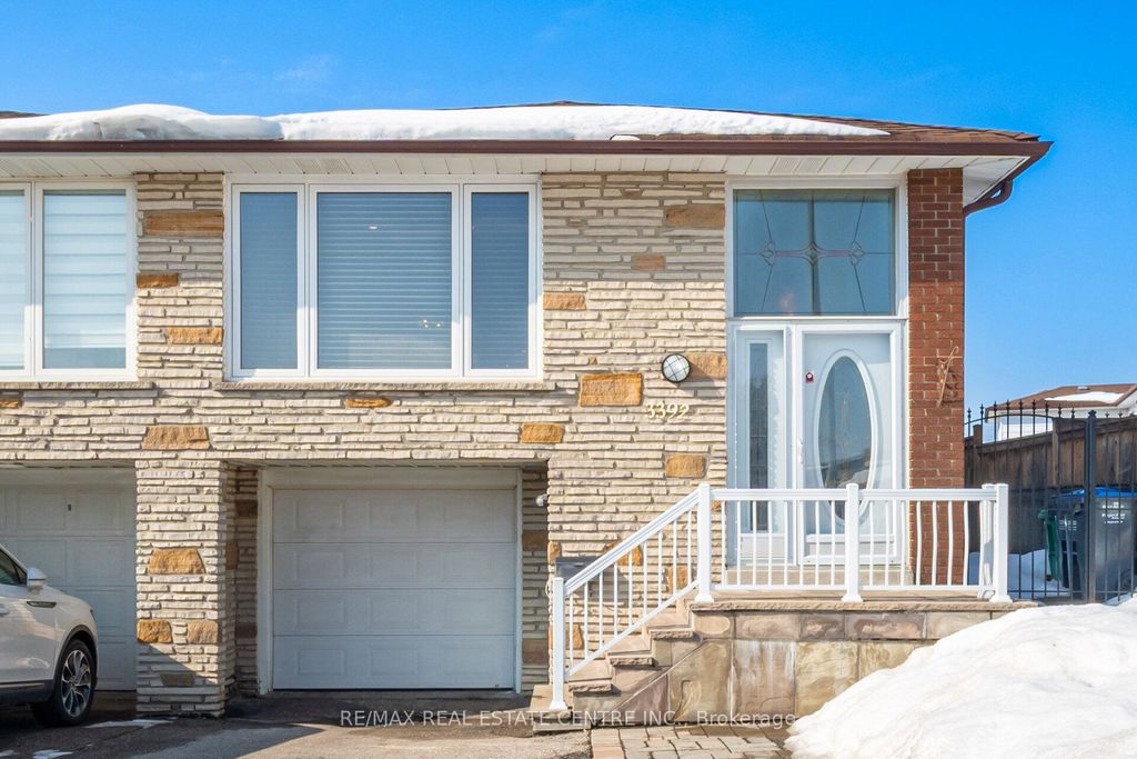 Photo of 3392 Homark Drive, Mississauga, ON L4Y 2K7 (MLS # W13112098)