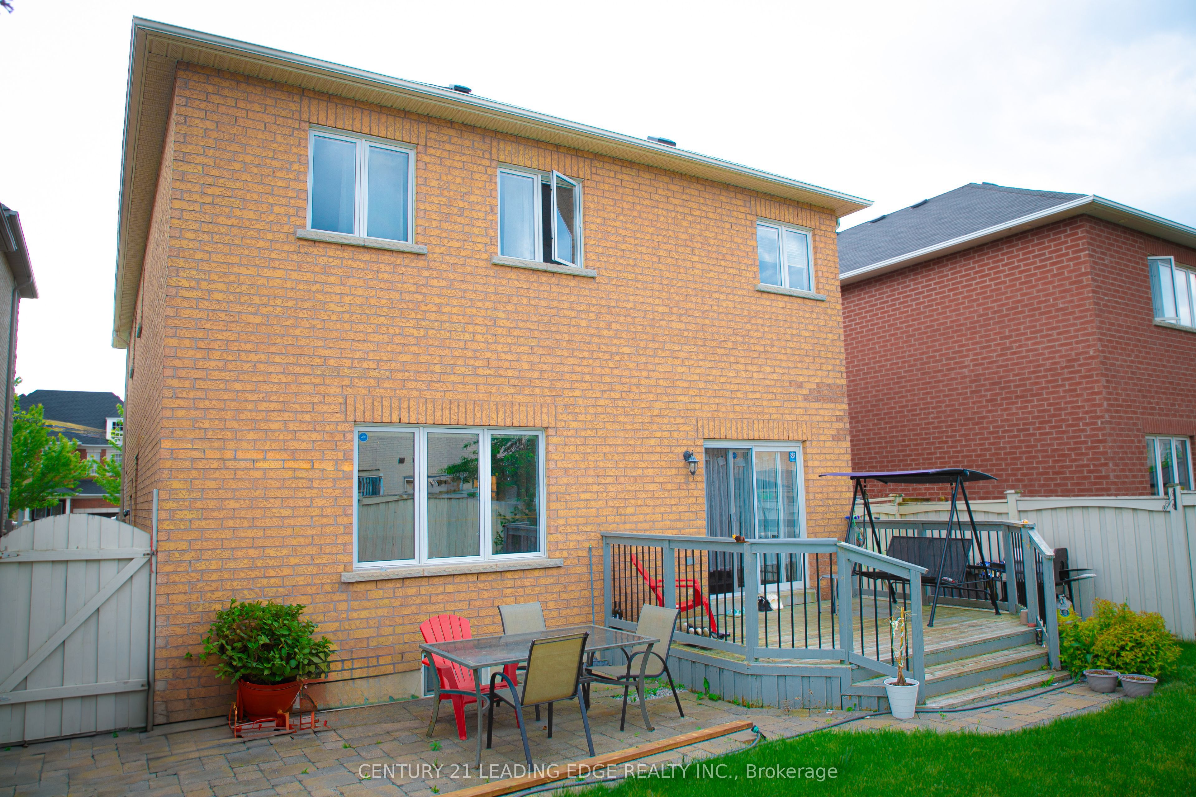 112 Lormel Gate