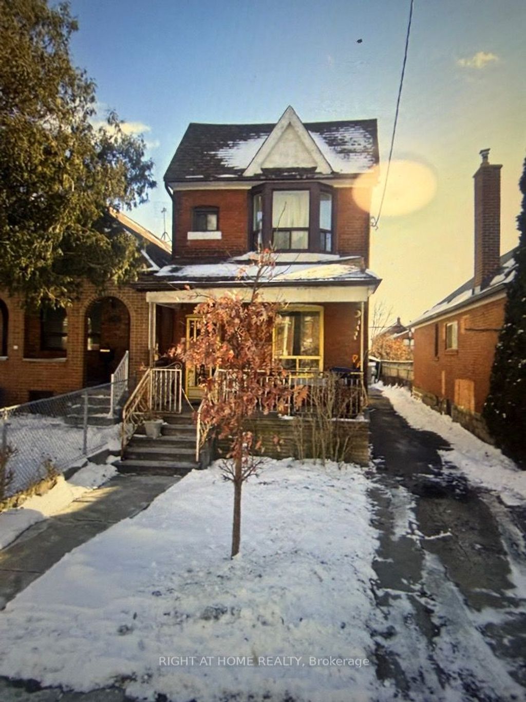 Photo of 57 Auburn Avenue, Toronto, ON M6H 2L8 (MLS # W12650298)